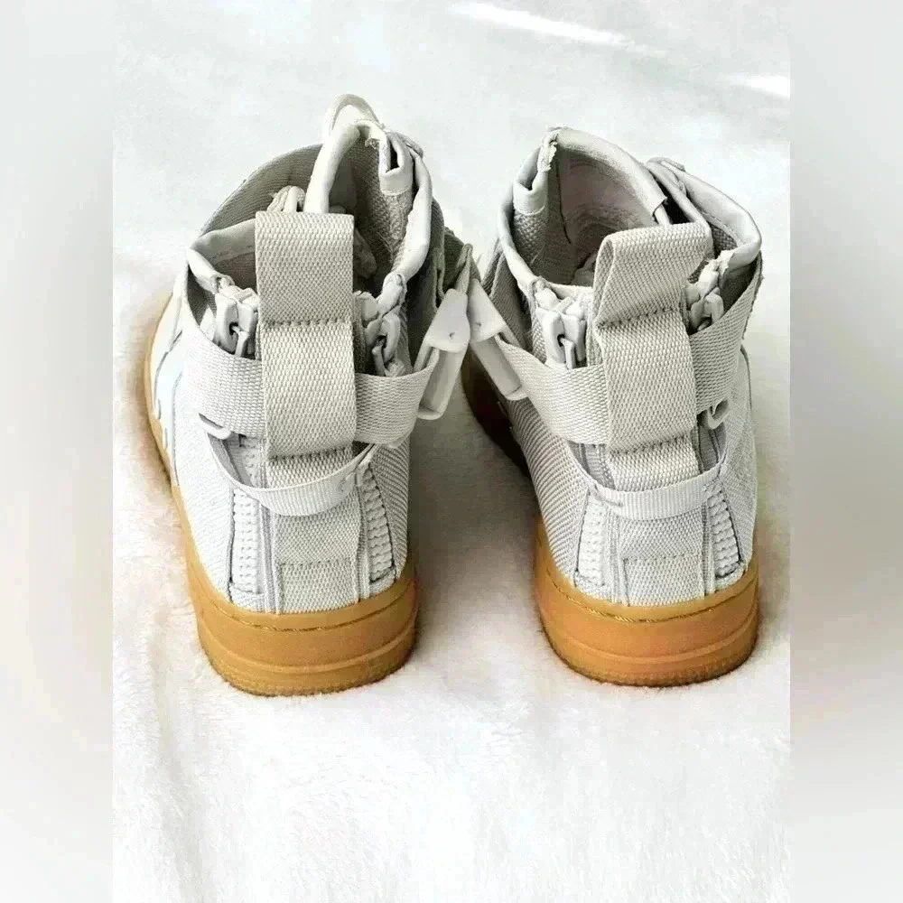 Nike SF Air Force 1 Mid Women’s Size 7